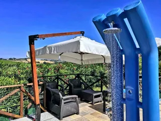 Zona relax e doccia esterna